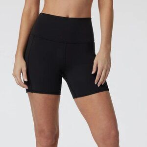 Vuori Studio Pocket Short Women's Biker Shorts Black Small NWT in packaging